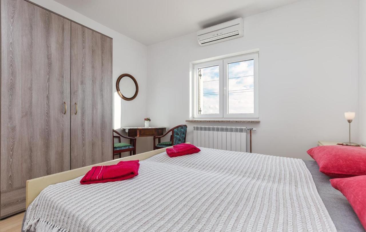Katica Apartment *